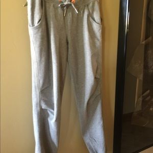 Lulu Lemon sweatpants size 4